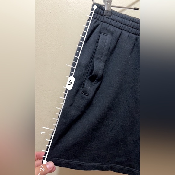 XL Shorts Adidas Essentials French Terry Shorts - Picture 5 of 9